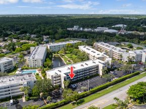 3138 Via Poinciana 111, Lake Worth FL 33467