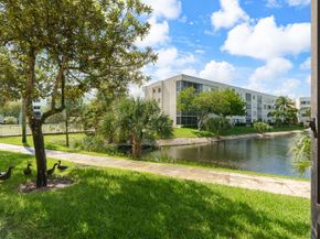 3138 Via Poinciana 111, Lake Worth FL 33467