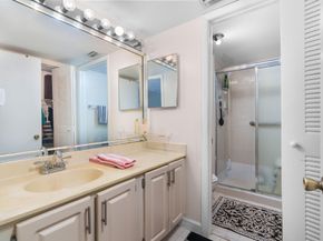 3138 Via Poinciana 111, Lake Worth FL 33467