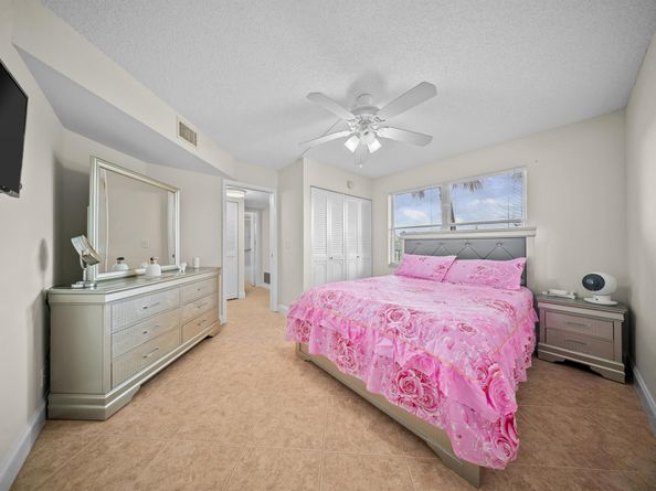 3959 Via Poinciana 203, Lake Worth FL 33467