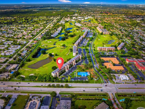 3959 Via Poinciana 203, Lake Worth FL 33467