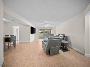3959 Via Poinciana 203, Lake Worth FL 33467