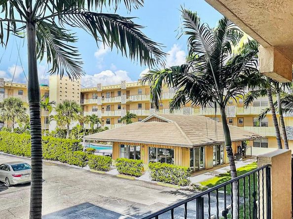 2145 Pierce Street 326, Hollywood FL 33020