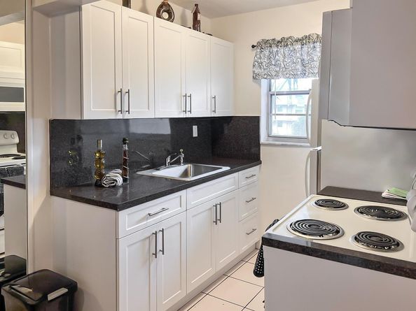 2145 Pierce Street 326, Hollywood FL 33020