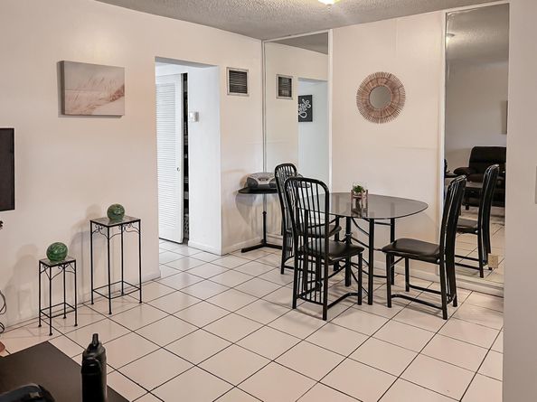 2145 Pierce Street 326, Hollywood FL 33020