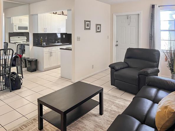 2145 Pierce Street 326, Hollywood FL 33020