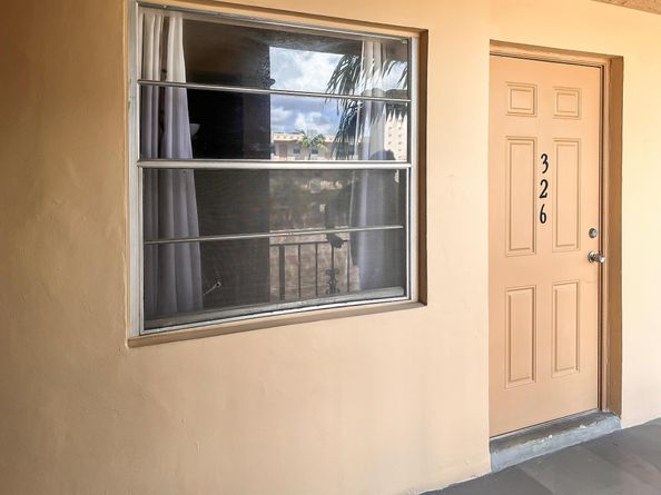 2145 Pierce Street 326, Hollywood FL 33020