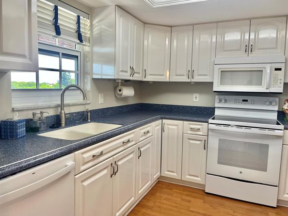 145 Atlantis Boulevard Ph4, Atlantis FL 33462