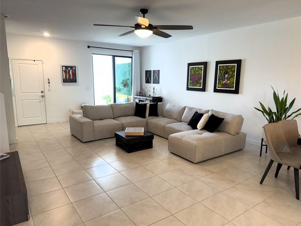 527 NW 17th Street, Fort Lauderdale FL 33311