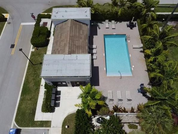 527 NW 17th Street, Fort Lauderdale FL 33311