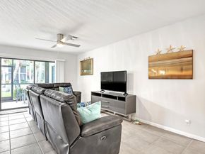 20 Lexington Lane W B, Palm Beach Gardens FL 33418