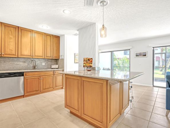 20 Lexington Lane W B, Palm Beach Gardens FL 33418