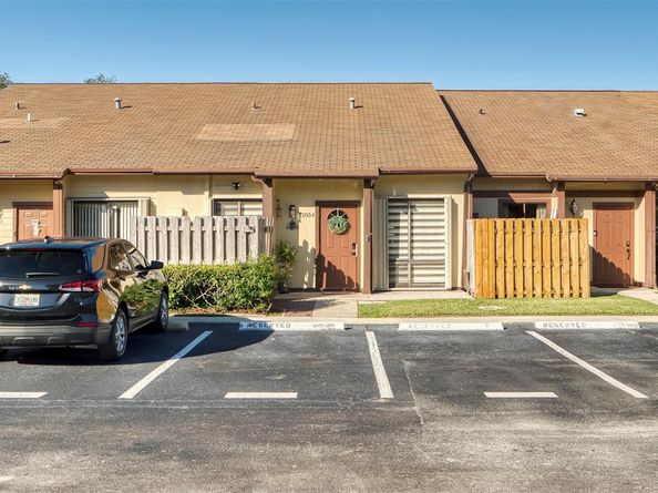 11054 NW 38th St, Sunrise FL 33351
