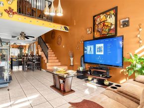 11054 NW 38th St, Sunrise FL 33351
