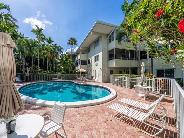 1000 SE 4th St 117 & 118, Fort Lauderdale FL 33301