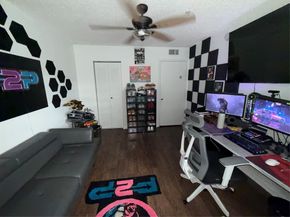 Undisclosed Address #FX-10526320, Miramar FL 33025