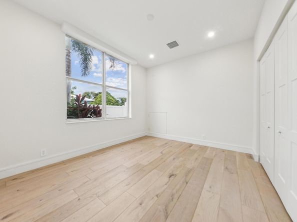 15 SW 9th Street, Delray Beach FL 33444