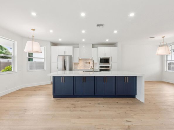 15 SW 9th Street, Delray Beach FL 33444