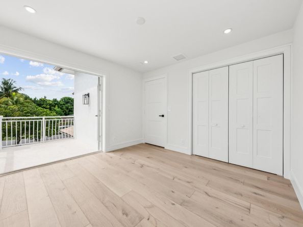 15 SW 9th Street, Delray Beach FL 33444