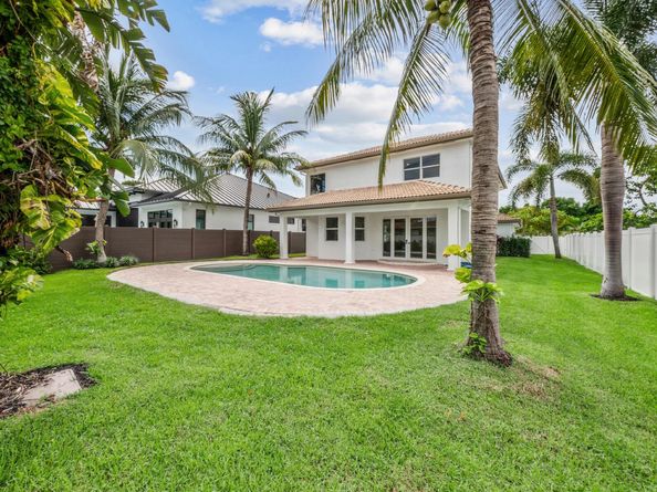 15 SW 9th Street, Delray Beach FL 33444
