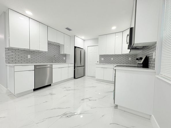 512 Aspen Road, West Palm Beach FL 33409