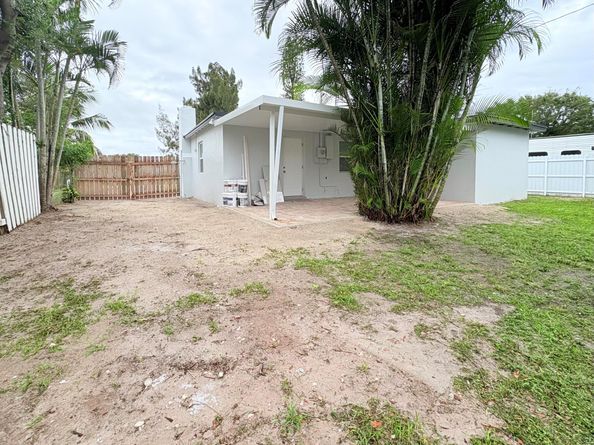 512 Aspen Road, West Palm Beach FL 33409