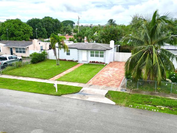 512 Aspen Road, West Palm Beach FL 33409