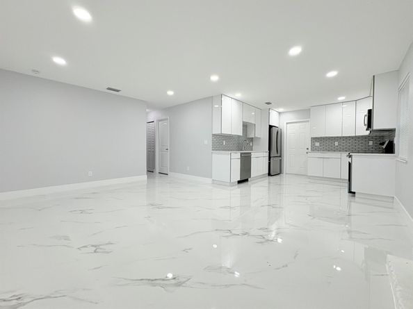 512 Aspen Road, West Palm Beach FL 33409