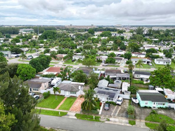 512 Aspen Road, West Palm Beach FL 33409