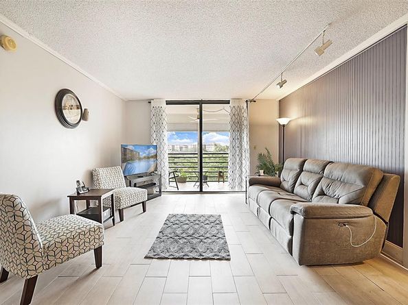 1400 Saint Charles Pl 616, Pembroke Pines FL 33026