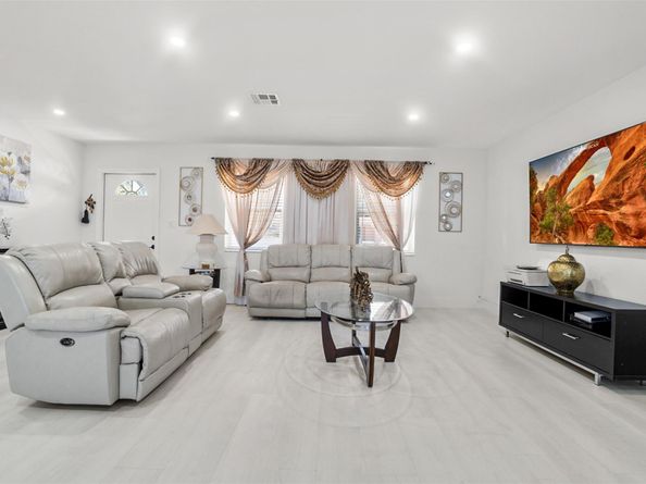 6613 Dahlia Dr, Miramar FL 33023