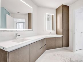 851 NE 1st Avenue 3903, Miami FL 33132