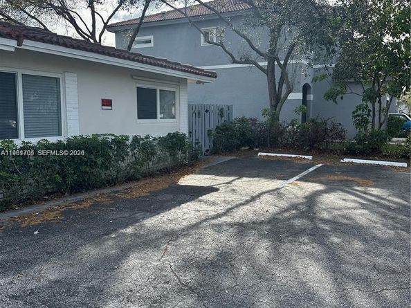 8704 NW 38th Drive, Coral Springs FL 33065