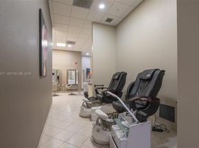 16101 Emerald Estates Dr 250 250, Weston FL 33331