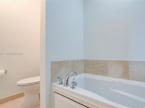 16101 Emerald Estates Dr 250 250, Weston FL 33331