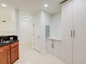 16101 Emerald Estates Dr 250 250, Weston FL 33331