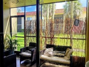 327 Lakeview Drive 103, Weston FL 33326