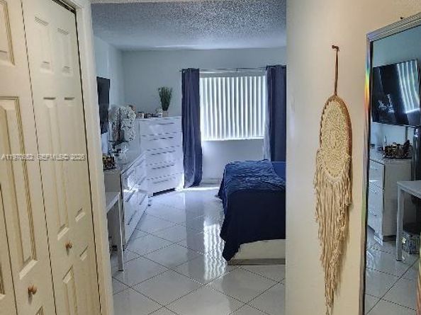 327 Lakeview Drive 103, Weston FL 33326