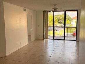 5661 Riverside Drive 203b7, Coral Springs FL 33067