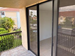 5661 Riverside Drive 203b7, Coral Springs FL 33067