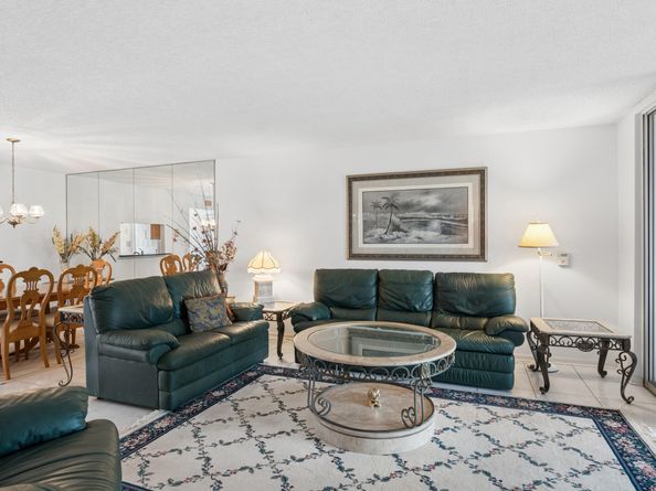 250 John F Kennedy Drive 202, Atlantis FL 33462