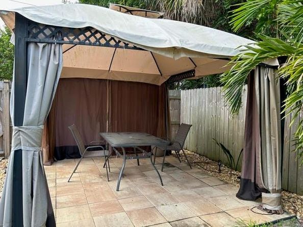 1473 NE 48th St, Pompano Beach FL 33064
