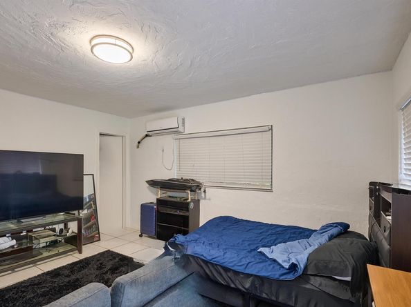 317 SE 12 Avenue 13, Pompano Beach FL 33060