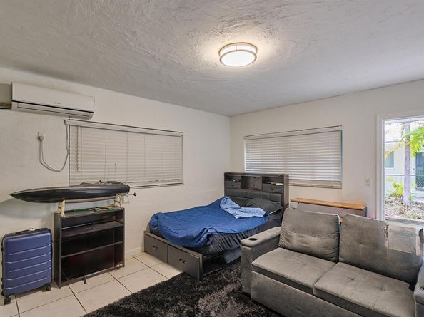 317 SE 12 Avenue 13, Pompano Beach FL 33060