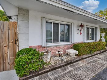 317 SE 12 Avenue