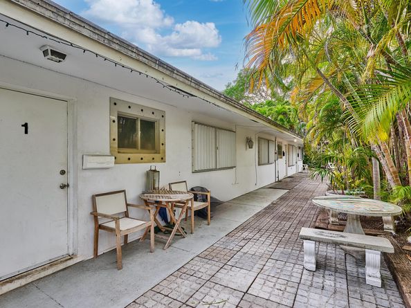 317 SE 12 Avenue 13, Pompano Beach FL 33060