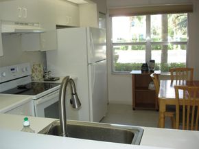 571 SW 142 Ave 106, Pembroke Pines FL 33027