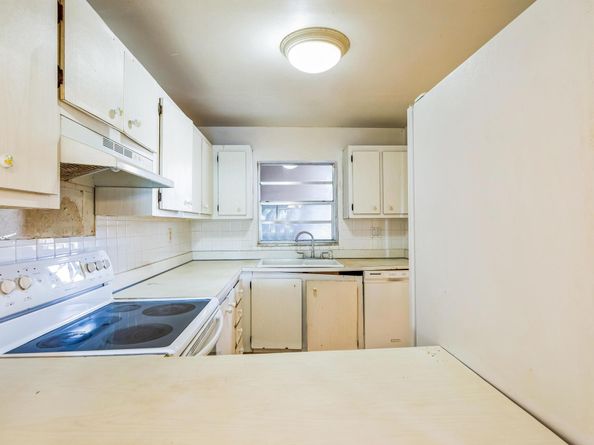 9440 Tangerine Place 102, Davie FL 33324