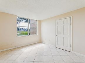 9440 Tangerine Place 102, Davie FL 33324