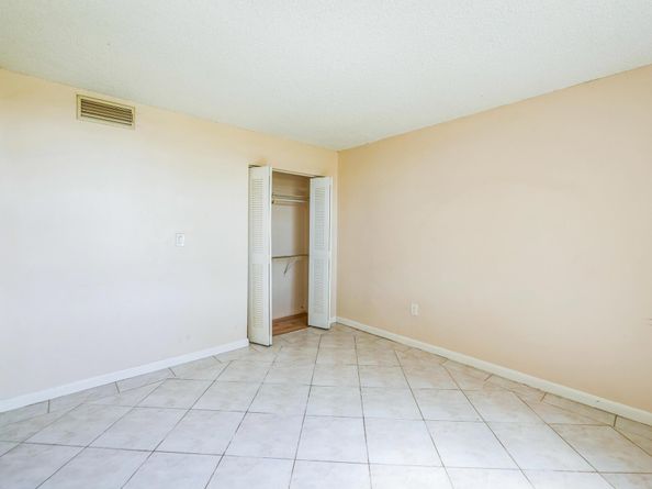 9440 Tangerine Place 102, Davie FL 33324